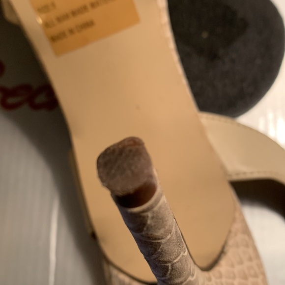 Breckelles Heels Womens Strappy Heels - Picture 7 of 9